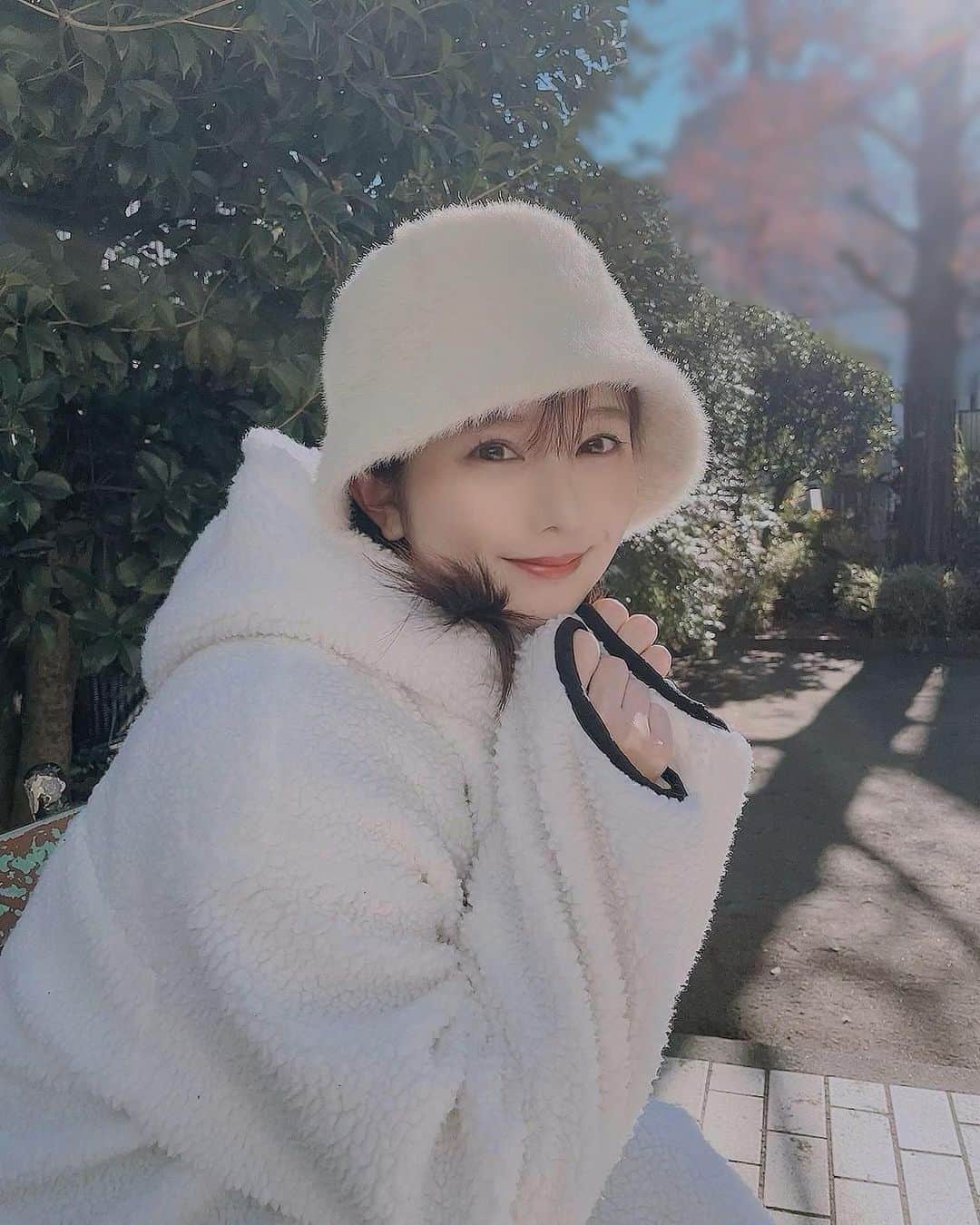 谷川愛梨のインスタグラム：「: 新年明けましておめでとうございます🐰🌷🌅 2023年もどうぞ宜しくお願いいたします🫶」