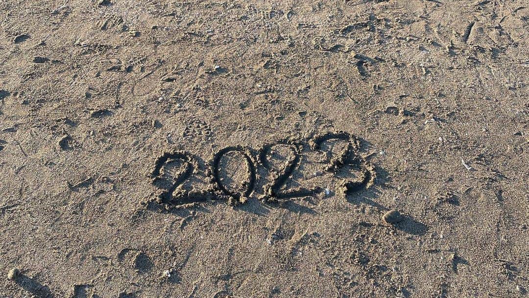 稲川美紅さんのインスタグラム写真 - (稲川美紅Instagram)「⁡ ⁡ ⁡ 2023年 あけましておめでとうございます🎍 ⁡ 本年もよろしくお願い致します🐇 ⁡ ⁡ 初日の出を見に、海まで行ってきました🌊 ⁡ ⁡ ⁡ 🐇 🐇 🐇⸒⸒ ⁡ ⁡ ⁡ ⁡」1月1日 19時51分 - miku_inagawa