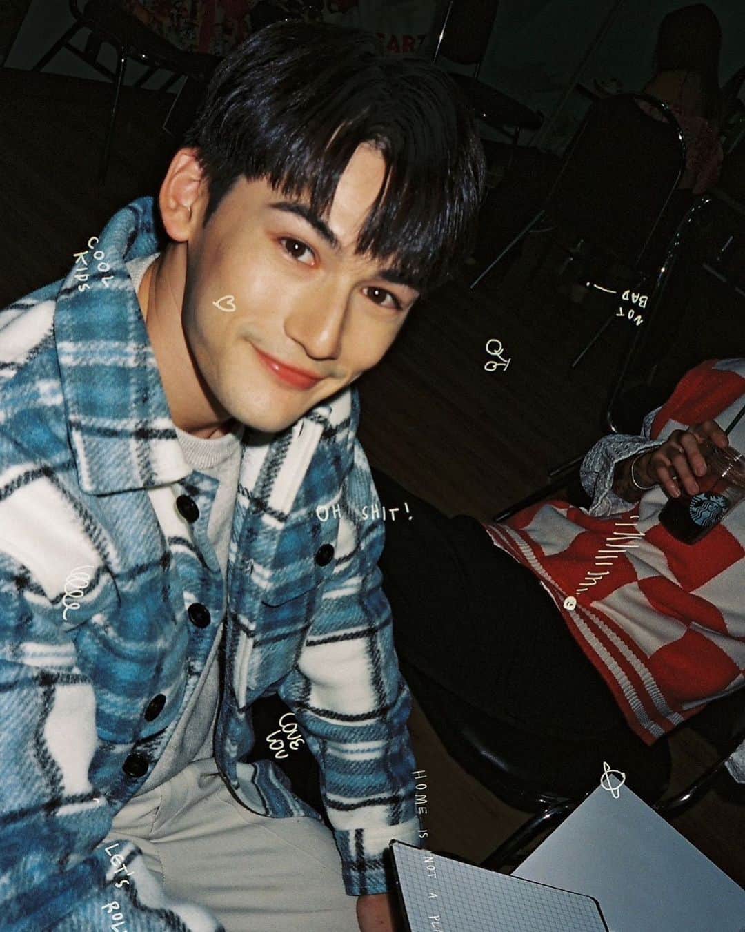 パース・ナクンのインスタグラム：「happy new year ✨ let’s make 2023 the best one so far 🫶」