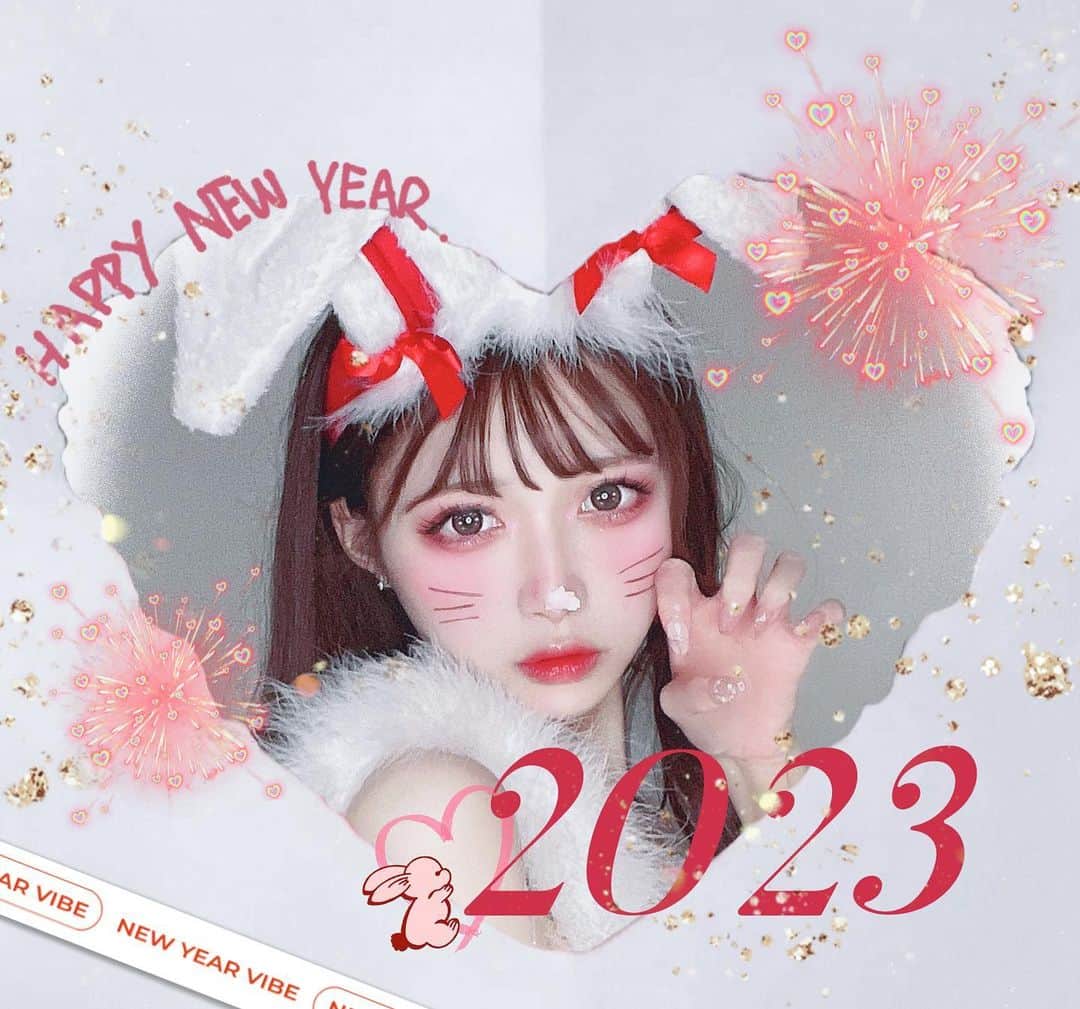 のインスタグラム：「- ̗̀ 𝙷𝚊𝚙𝚙𝚢 𝙽𝚎𝚠 𝚈𝚎𝚊𝚛 ̖́-🐰❤️🎍 2023年もよろしくお願いします😋 みんな大好きだよー💞💞  #兎年 #うさぎコス #happynewyear  #happynewyear2023」