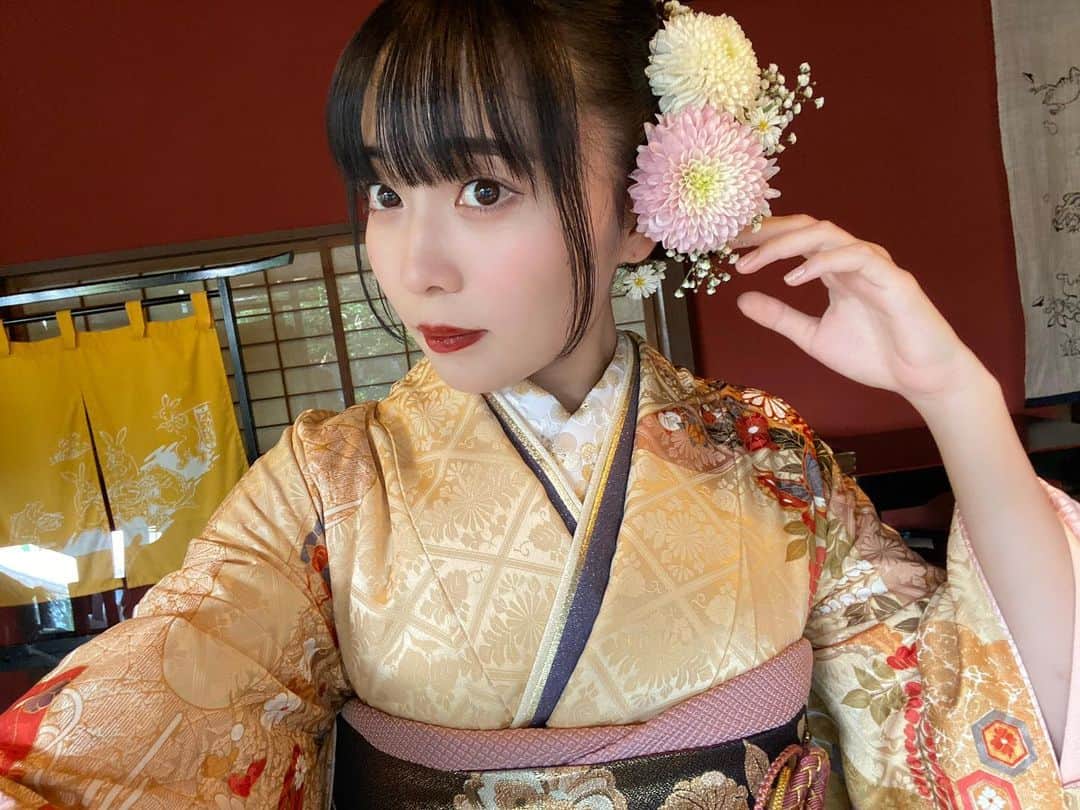金山奈々絵のインスタグラム：「🐰2023年🐰あけましておめでとうございます！  成人式の前撮りの写真!!式まであと1週間だあ~痩せなきゃ笑  いつかちゃんとした形でみんなに会ってみたいので、2023年はその夢に少しでも近づけるように頑張っていきたいな〜🌸  今年も幸せを更新していけますように🐰どうかどうかよろしくお願いします！」