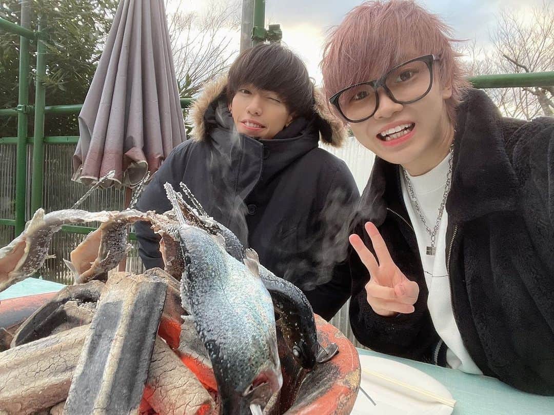テオくんのインスタグラム：「2022年ありがとうございました🤝🔥」