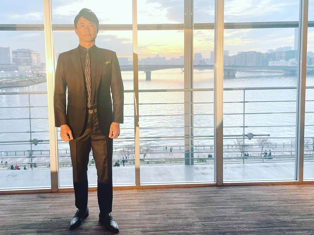 新井良太さんのインスタグラム写真 - (新井良太Instagram)「明けましておめでとうございます。 本年もよろしくお願いします。 皆様にとってより良い一年になりますように！」1月1日 23時18分 - ryota.arai_official