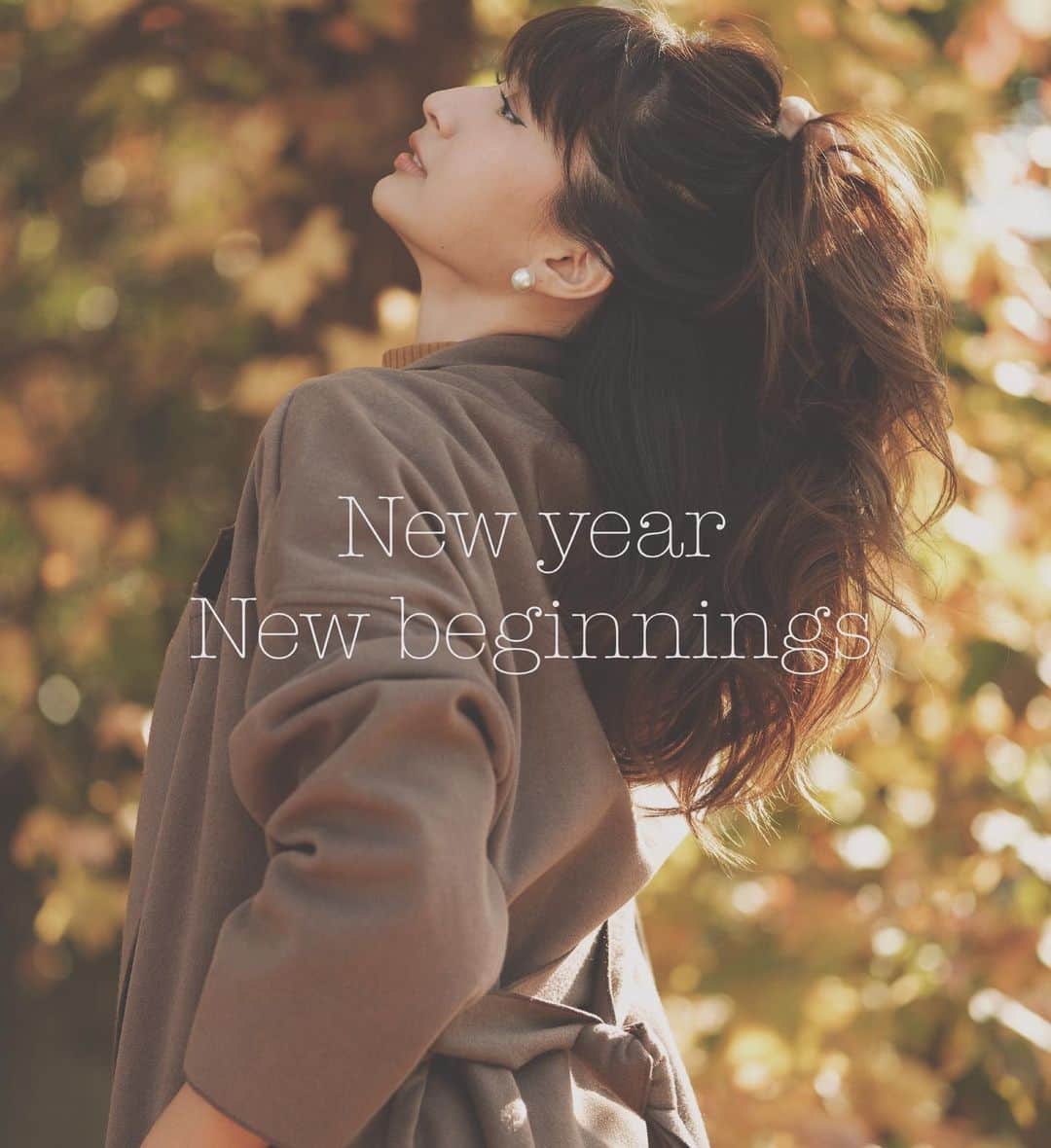大川真代のインスタグラム：「. 2023年は卯年ですね🐇 皆さんにとって 良い1年となりますように♡ 今年もよろしくお願いします。  The New Year is about moving forward not forgetting.   May all your hopes are fulfilled and all your dreams come true!  #2023 #new #newyear #newpost #yearoftherabbit #卯年 #2023年 #今年も #よろしくお願いします #撮影 #撮影モデル #ハーフモデル」