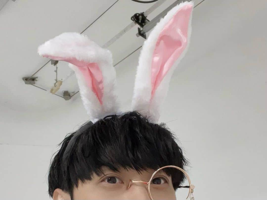大石昌良のインスタグラム：「2023年🐇  あけましておめでとうございます！！！ 今年もよろしくお願いいたします！！！  2023年の目標、、、  インスタ頑張る！！！！！笑  たくさん更新できたらと思います！！！ コメントもお待ちしてます！！！ DMも見てまーす！！！！  っす！！！！！！！！」
