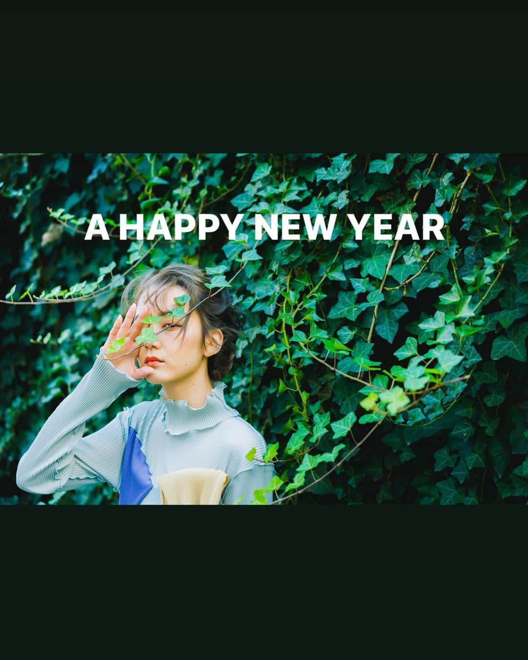 RabichePowのインスタグラム：「🎍✨A HAPPY NEW YEAR✨🎍 . 昨年は大変お世話になりました。 . 書きたい想いはたくさんありますが まずは毎年ですが、スタッフに感謝し 一緒に仕事ができることが1番の幸せと感じながら 新しく入社したスタッフやこれから出会う仲間に 技術だけでなく、いろんなものを伝えて行けたら良いなと思っております☺️✨ . わたしは卯年なので🐰ラビッシュポーとして 今年もみんなで更なる飛躍の年になるよう頑張ります❤️ .  2023年もよろしくお願い致します。 . #rabichepow #newyear」