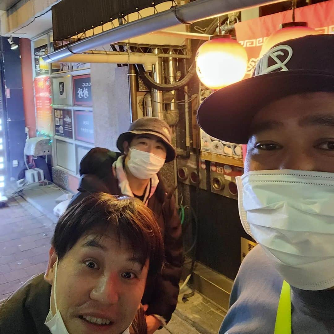 のインスタグラム：「あけましておめでとうございます！  2023年も宜しくお願い致します🙇🙇🙇  博多は美味しい物ばかりでモロミちゃん太っちゃう😂」