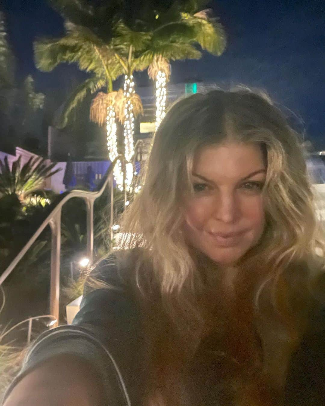 ファーギーさんのインスタグラム写真 - (ファーギーInstagram)「Happy New Year everyone ✨✨✨」1月2日 2時30分 - fergie