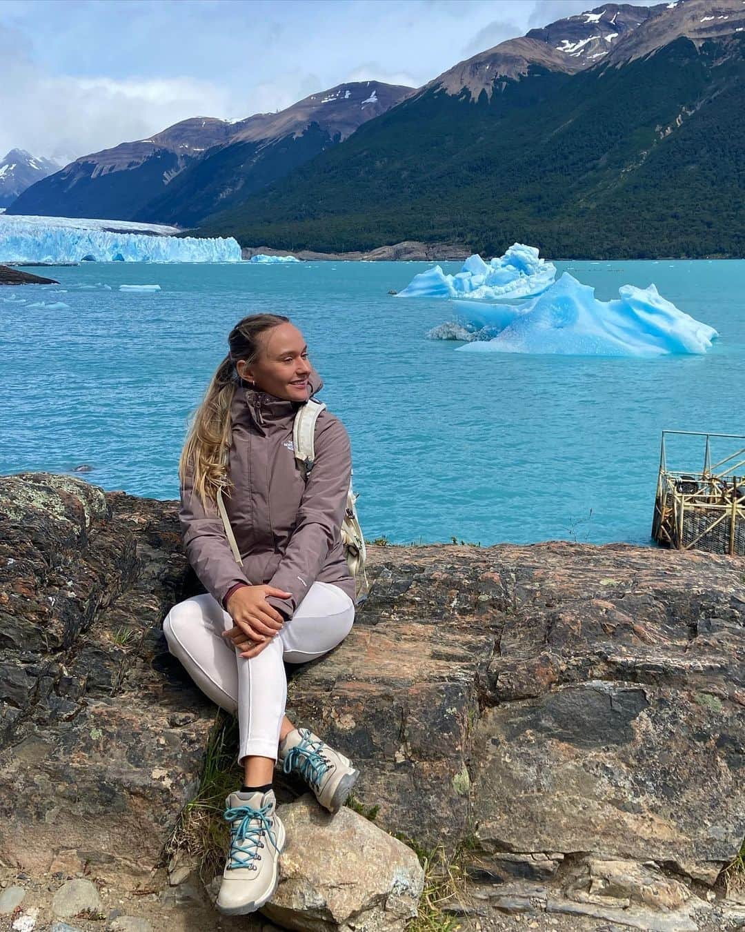 Jessica sayonara maierさんのインスタグラム写真 - (Jessica sayonara maierInstagram)「trekking no glaciar Perito Moreno ❄️ inolvidable 👌🏽🤍」1月2日 3時17分 - sayonaramaier