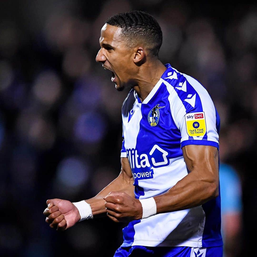 スコット・シンクレアのインスタグラム：「…That winning feeling, great start to the new year with 3 points..!!!  #BristolRovers」