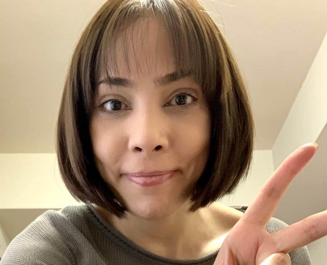 フィフィさんのインスタグラム写真 - (フィフィInstagram)「 ️ #マチルダ 風！なんだかんだ年末に切ったばかりなのに…長さが ...