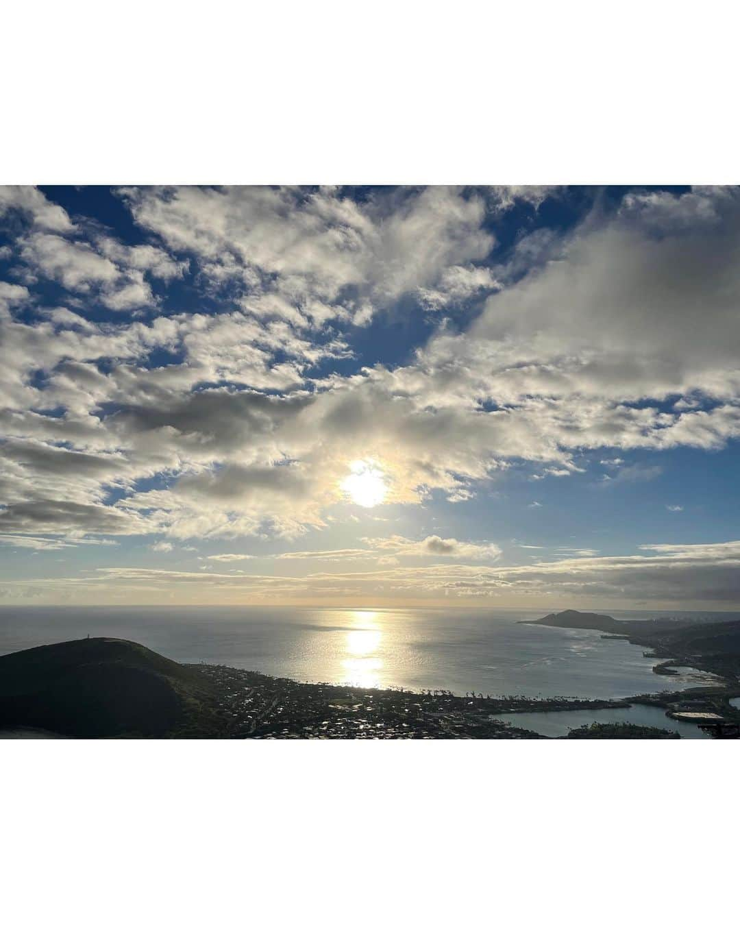 西山真以さんのインスタグラム写真 - (西山真以Instagram)「明けましておめでとうございます🌺  本年もよろしくお願いいたします🐇🤍  #happynewyear  #2023」1月2日 16時45分 - mai0830