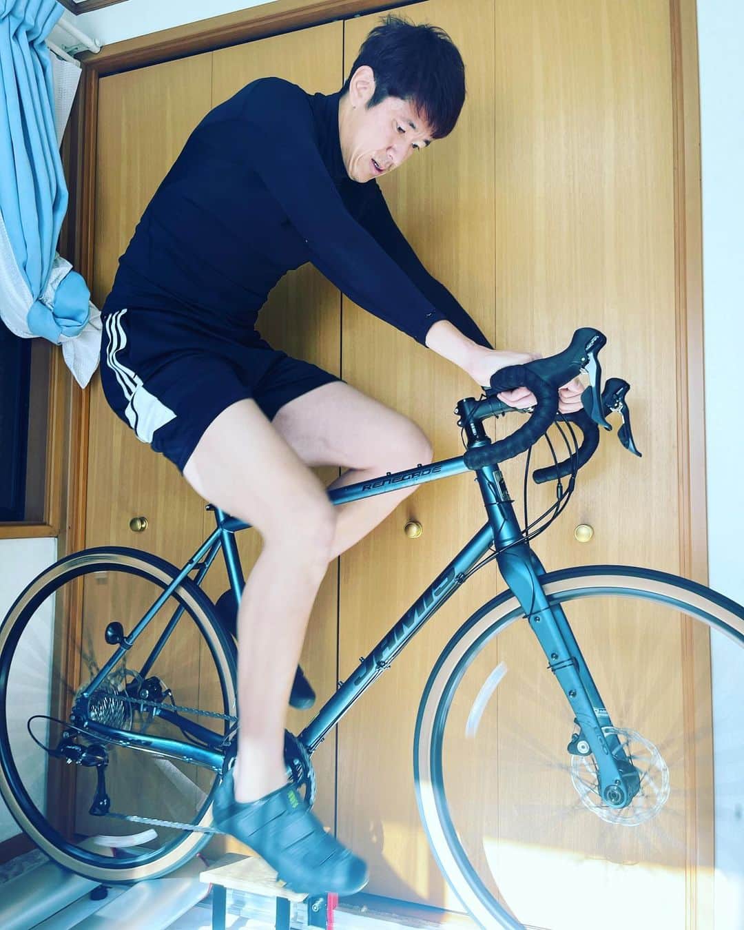 のインスタグラム：「実家でもチャリ部やってました🙏 カラダを動かすってやっぱり気持ちいい😁 #チャリ部」