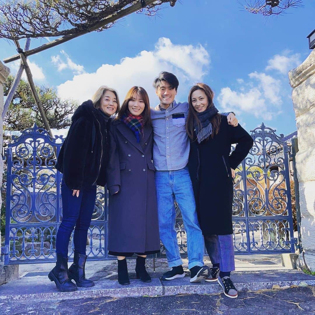 のインスタグラム：「明けましておめでとうございます🌅  本年も宜しくお願い致します！  2023年も たくさんのことに挑戦する一年にします。  今年も楽しい年にしましょう😁」