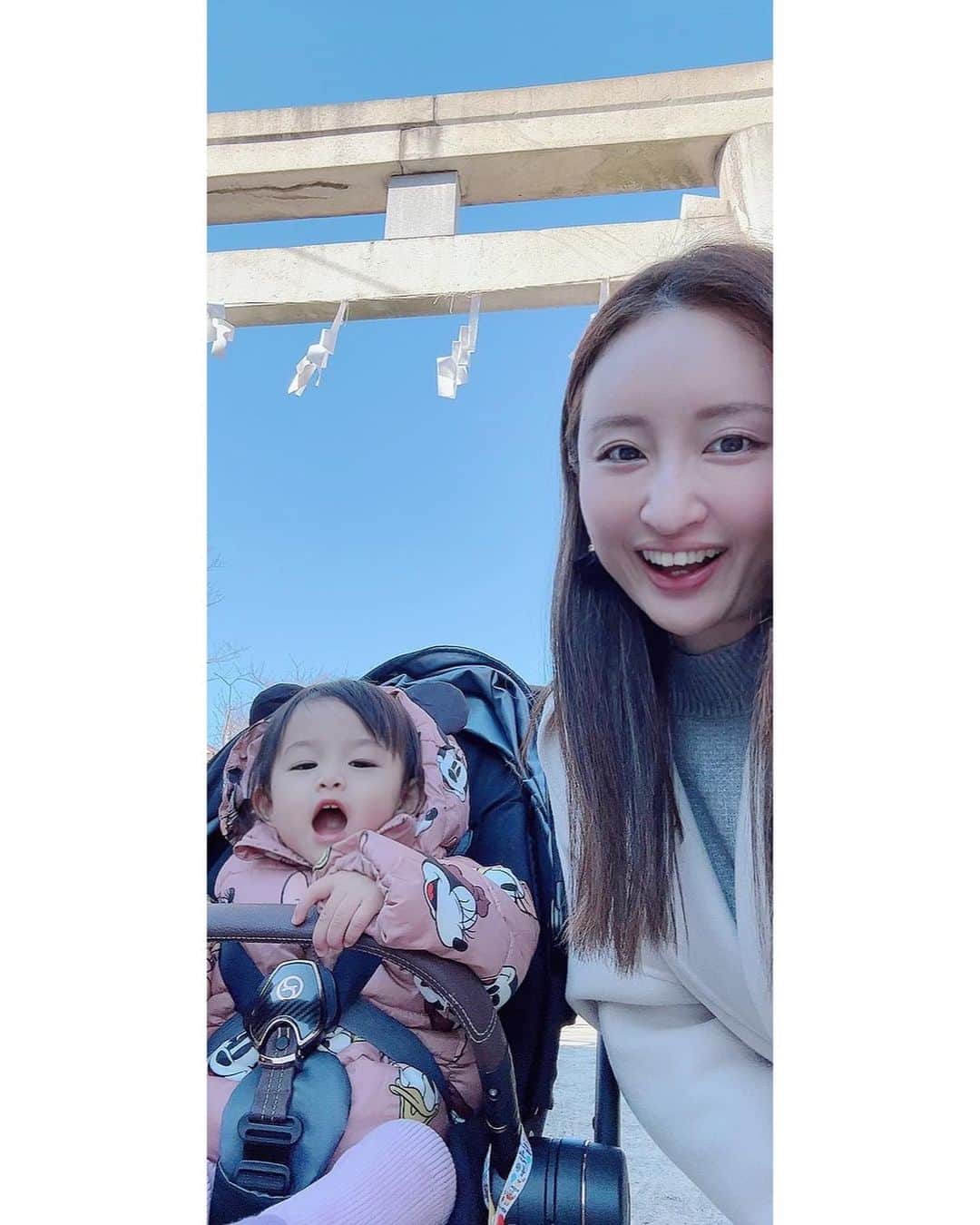 YUKAのインスタグラム：「🎍謹賀新年🎍  あけましておめでとうございます⛩✨ 今年も私達家族を宜しくお願い致します☺️💓  #お正月 #happynewyear #2023」