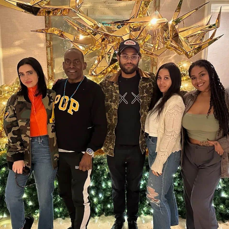 ランディ・ジャクソンのインスタグラム：「Happy New Year from me and mine to you and yours! 🙏🏾 Let's get it this year yall! #2023 💯」