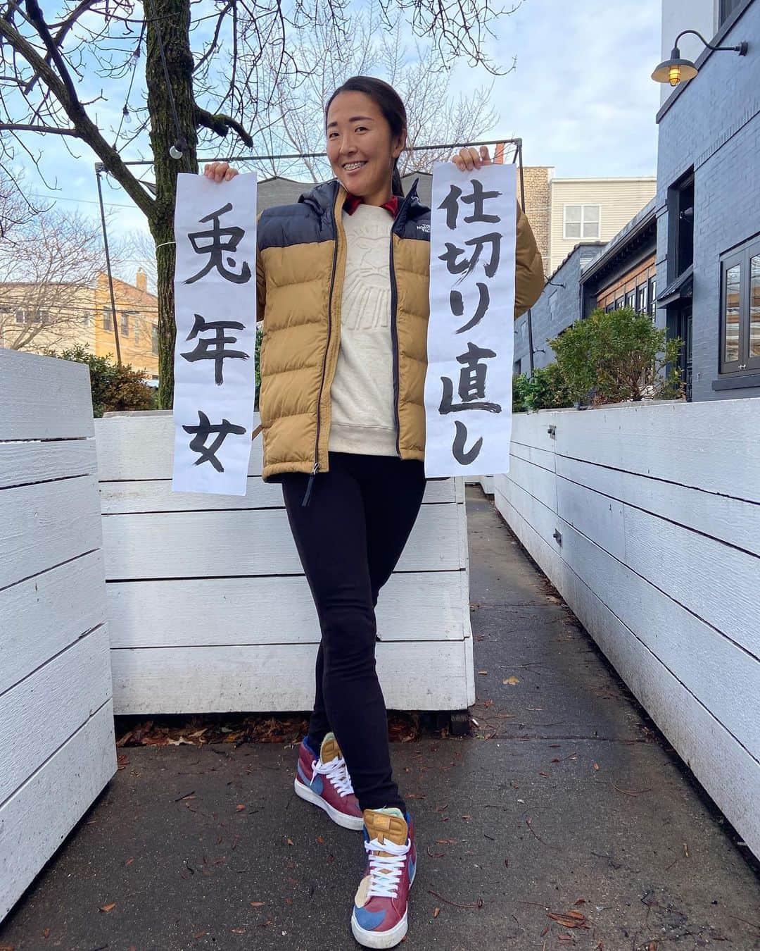 大儀見優季のインスタグラム：「Happy New Year!🤗 明けましておめでとうございます🐰🎍🌅  兎年女として今年は「仕切り直し」をテーマに生きてみようと思っております。そして2023年もアメリカ・シカゴで引き続きプレーします。サッカーそして人生を通して、人間探求、人生探求あるのみ。少しでも成長した自分に出逢えるように。そこから少しでも還元できるように。  本年もどうぞよろしくお願いします🙏🏼　  #仕切り直し #2023年のテーマ #卯年 #卯年女 #兎年女」