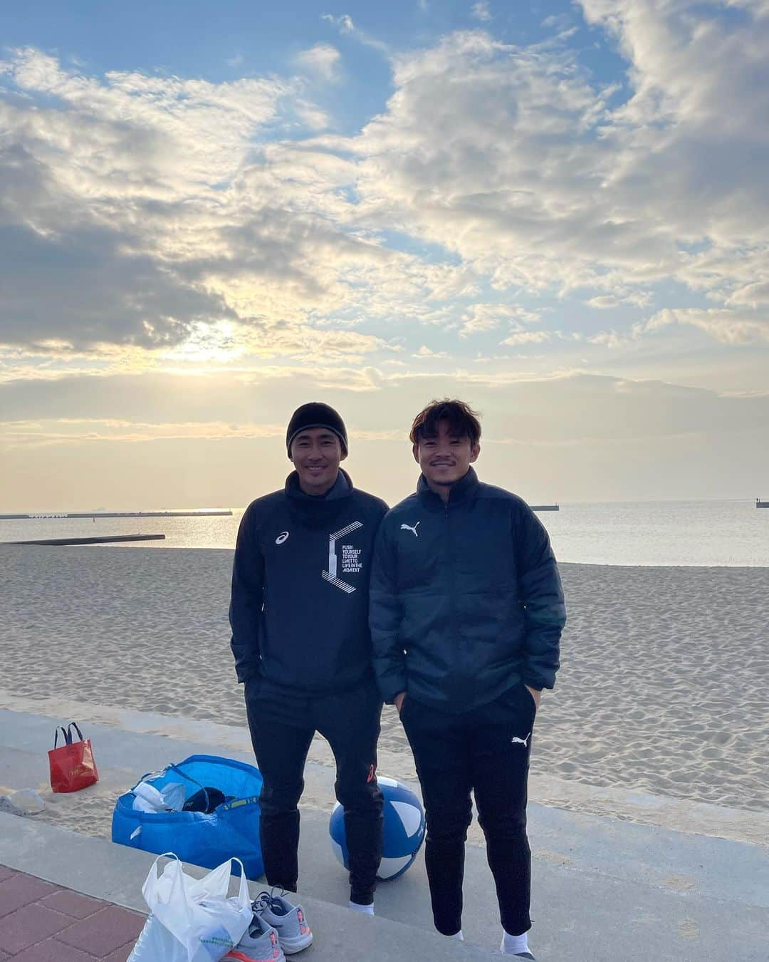 倉田秋さんのインスタグラム写真 - (倉田秋Instagram)「あけましておめでとうございます🌅 2023年もよろしくお願いします！ #2023年 #阿部ちゃんとトレ」1月2日 10時43分 - shukurata10