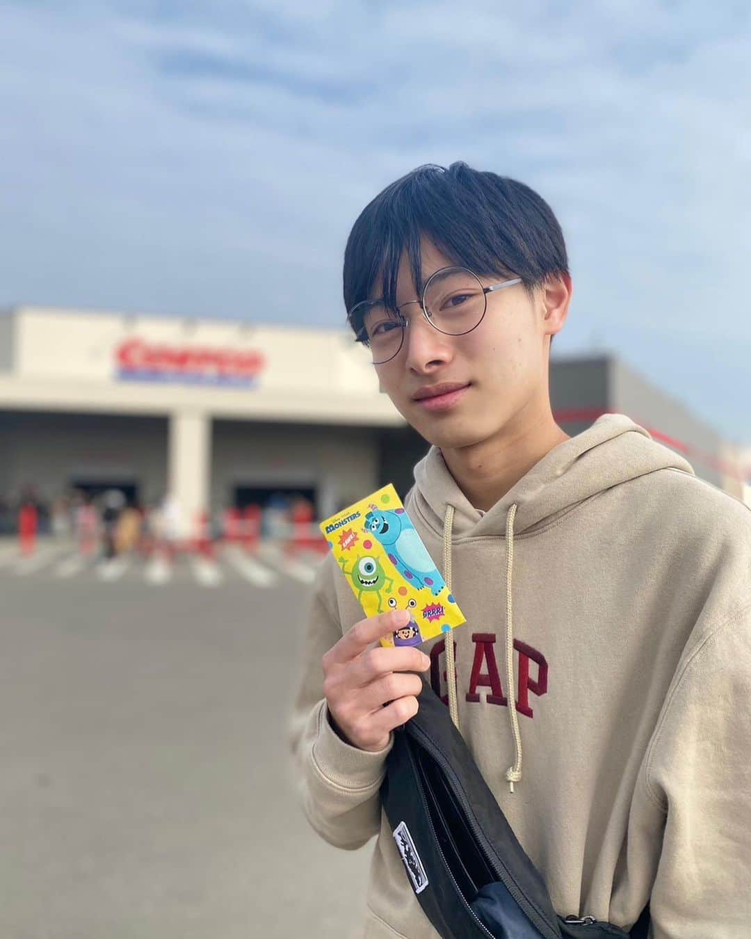内田禅のインスタグラム：「姉ちゃんから高校生最後のお年玉をもらいました！いつもありがとう！🤩」