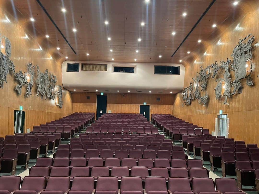 田谷野亮のインスタグラム：「新年あけましておめでとうございます。  2023年も演劇にアメフトにもっともっと感動景色が見れるように、走り抜けたいと思います。  新しいことにも挑戦して 関わってくださる方と汗だく笑顔で溢れる1年になりますように。  今年もどうぞよろしくお願い致します！✨」