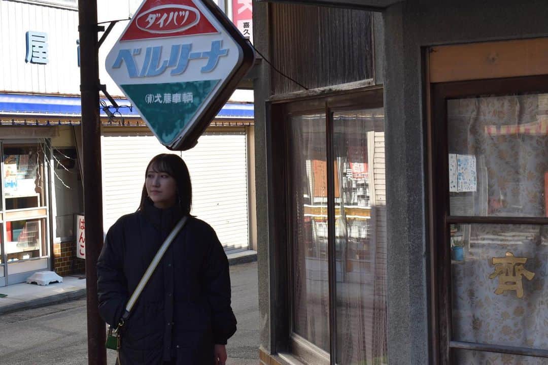 のインスタグラム：「🎍 ． 一足遅くなりましたが… 新年明けましておめでとうございます。 ． 自分の心が躍る方へ、楽しく、実のある1年に。 気がつけば干支2周目の年女🐰 やりたいこと、やるべきことを全力で。  よかったら皆様の2023年の豊富を教えてください✨ 本年も、どうぞよろしくお願いいたします！ ．」