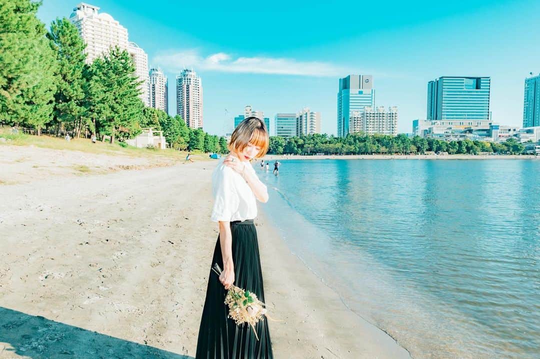 尾林美月さんのインスタグラム写真 - (尾林美月Instagram)「💐🌅🌊 　 　 あけましておめでとうございます🎍⛩ 今年もよろしくお願いします！ 　 今年は長かった学生生活がとうとう終わりを迎え、春から社会人になるので、環境の変化が多い1年になりそうです…！ そんな中でも、心穏やかに前向きな心持ちで過ごすことを、今年の目標にしたいと思います🙏🏻」1月2日 19時37分 - mizuki_obayashi