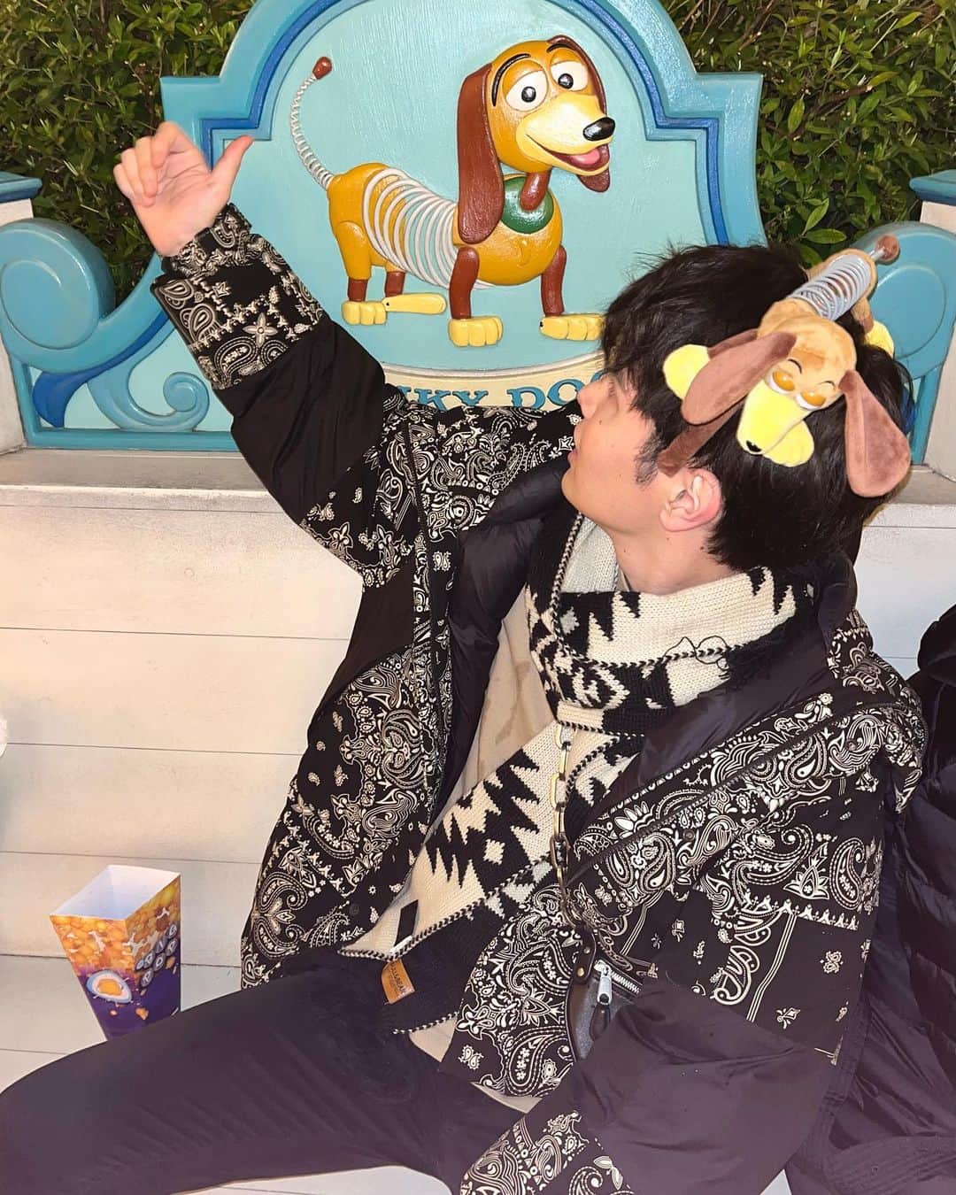 池添俊亮さんのインスタグラム写真 - (池添俊亮Instagram)「去年の冬ディズニーシー☃️ 年を越す前に載せようと思っていたのに気がついたら2023年。  引きこもりがちな僕を外へ連れ出してくれる人たちがいることに感謝です。  #TokyoDisneySea #DisneySea #ディズニーシー」1月2日 20時20分 - zoe_boy_0427
