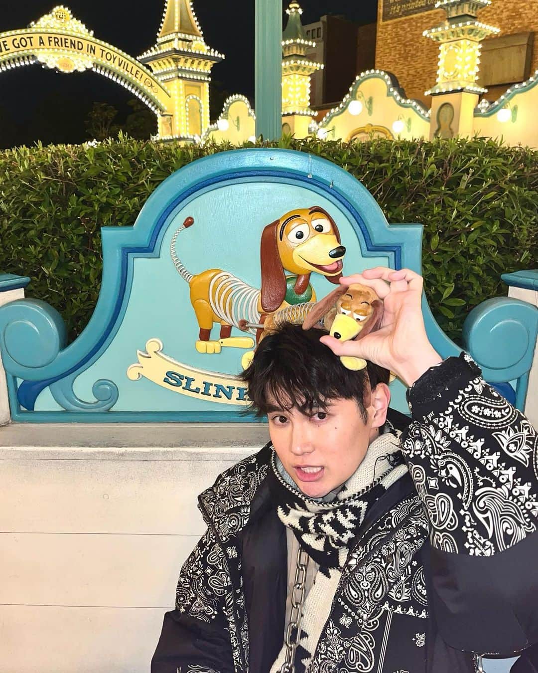 池添俊亮さんのインスタグラム写真 - (池添俊亮Instagram)「去年の冬ディズニーシー☃️ 年を越す前に載せようと思っていたのに気がついたら2023年。  引きこもりがちな僕を外へ連れ出してくれる人たちがいることに感謝です。  #TokyoDisneySea #DisneySea #ディズニーシー」1月2日 20時20分 - zoe_boy_0427