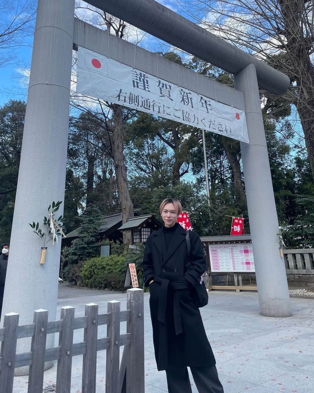 のインスタグラム：「皆様明けましておめでとうございます🎍🎌 ⁡ 去年も皆さんの応援のおかげでわたくしとっても頑張れました。感謝が止まりません。 ⁡ 本日は初詣にいってきたのですが皆さんの幸せと共にわがままながら自分の望むお願いをしてきました🐰🙏⛩ ⁡ 今年は自分にとっても分岐点になる年。(30歳をむかえるのでより) ⁡ 自身新しい挑戦をしていこうと思うのでどうか今後とも皆さまよろしくお願い致します😊  では今日もいい夜を🌉」