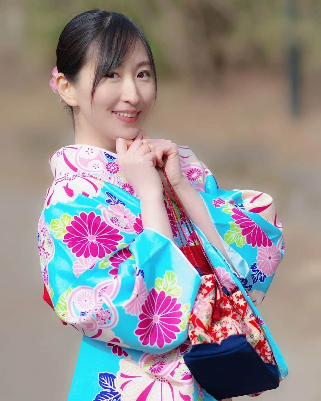 如月さやのインスタグラム：「明けましておめでとうございます🎍✨️ 今年もよろしくお願い致します✨️  今年はさらに飛躍の年にしたいです🐰✨️  寒い日が続きますが、 みなさま健やかにお過ごしください✨️  #2023 #happynewyear #newyear #instadaily #instafashion #followme #follow」