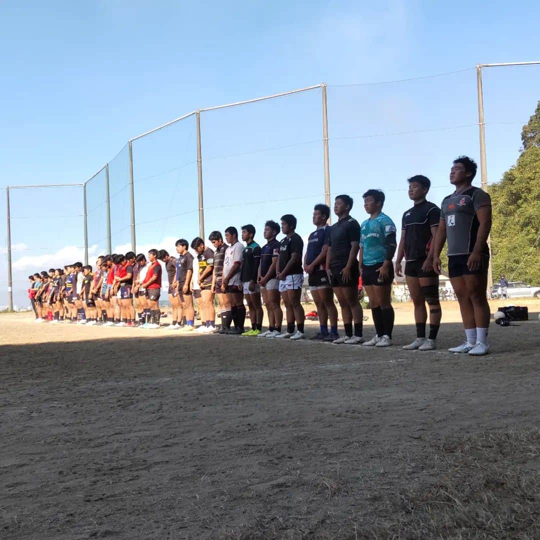 渡邉敬大さんのインスタグラム写真 - (渡邉敬大Instagram)「ラグビー実況デビュー🏉🎤  2022年全国高校ラグビー大会 大分県予選決勝 #大分東明 ー #大分舞鶴  ラジオ実況を務めました！  全国でも数少ないラジオでの実況 カーラジオでたまたま聴く人や 店先のラジオから流れるものから 高校生たちのひたむきさ、 ラグビーの面白さが少しでも 伝わればと思いをこめて臨みました。  細かいルールや試合展開の要所は 解説の川端隆裕先生が 分かりやすく丁寧に入れてくださり より深くお伝えできたと思います。  東明の展開ラグビーの一瞬の隙をつく 舞鶴の粘り強いプレーは 多くの人の心を打ったことでしょう。  来年はどんなドラマが生まれるか いまからワクワクしています！  #ラグビー #高校ラグビー #大分 #大分県 #実況 #スポーツ実況 #アナウンサー #スポーツキャスター #大分放送 #渡辺敬大 #わたなべけいた」1月3日 11時58分 - obs_watanabe_keita