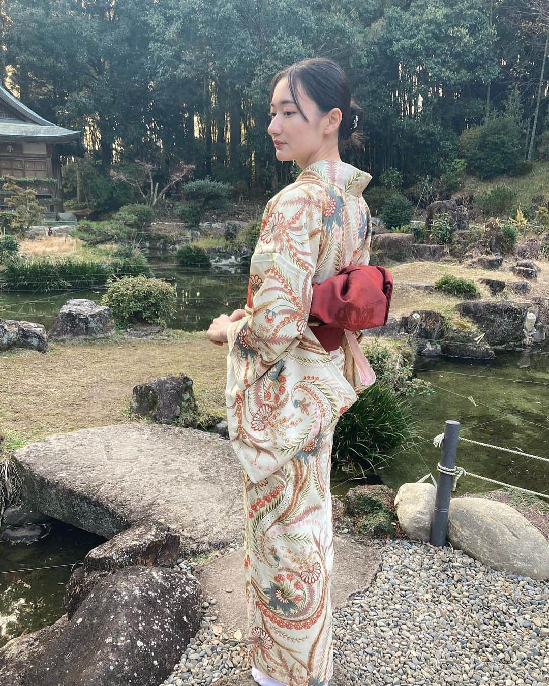 さののインスタグラム：「おばあちゃんの着物  ・ ・ ・ #着物 #和装 #和服 #kimono #趣着物 #きもの #着物ヘア #初詣 #新年 #kimonogirls #japan #instagood #instagram #fashion」