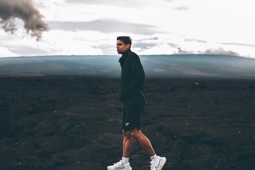 マシュー・セントロウィッツのインスタグラム：「Though I walk through the valley of the shadow of death..  📷: @travisthompson_run23」