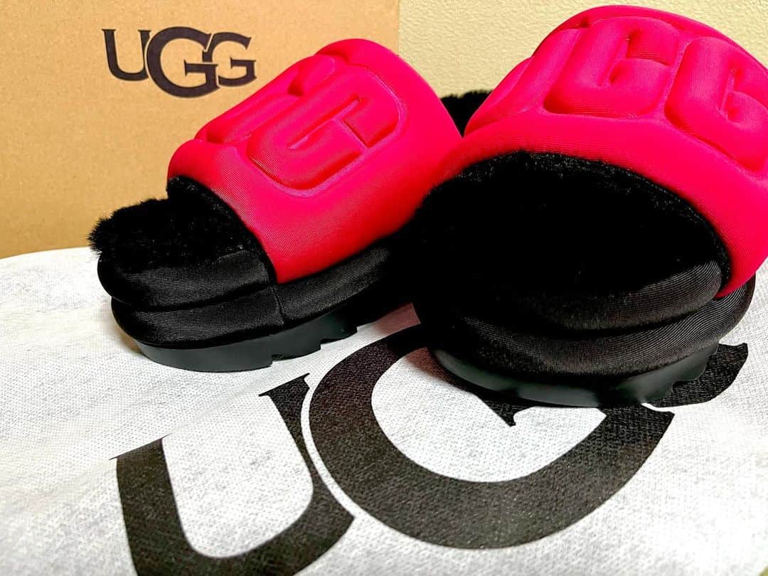 りこぴのインスタグラム：「ステキなトナカイさん🦌  #UGG #サンタ #トナカイ #クリスマス #お正月 #名古屋 #富士宮 #飛行機 #新幹線 #旅行 #充実 #仙台 #オムライス #イルミネーション」
