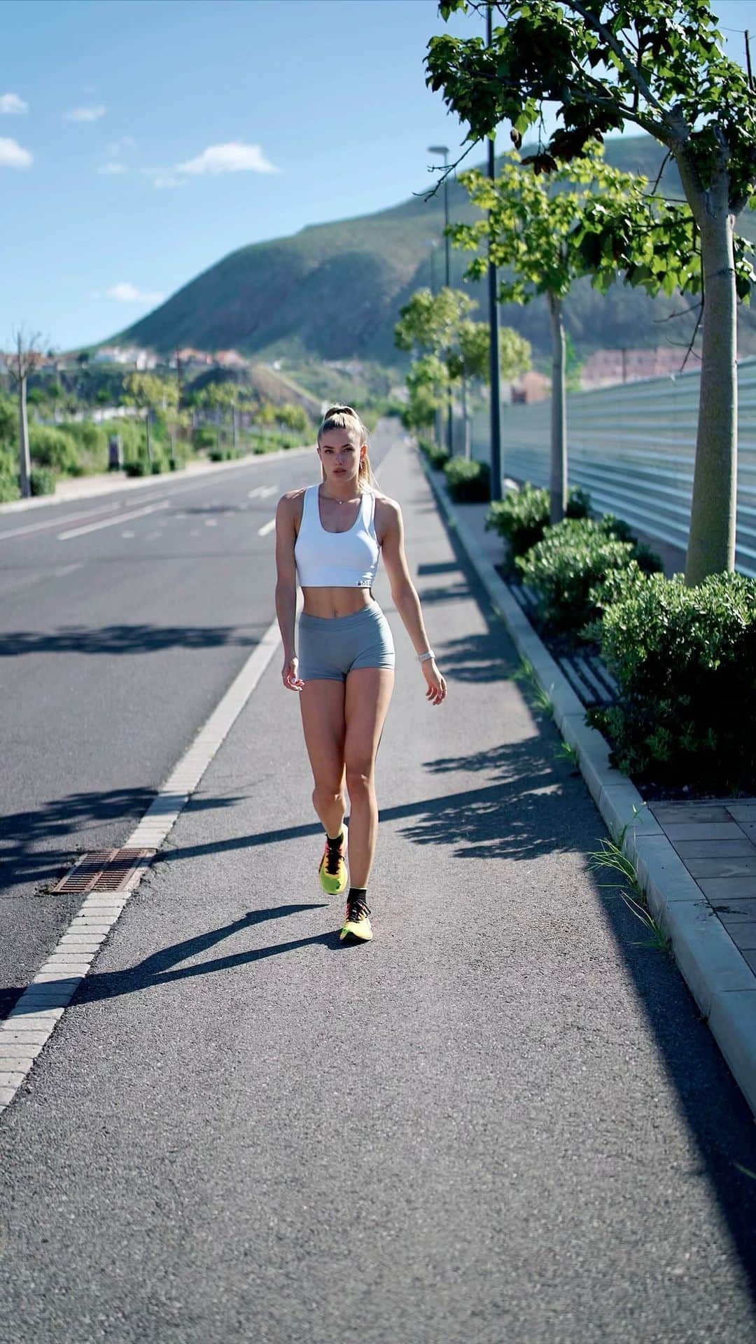 アリカ・シュミットのインスタグラム：「🏃🏼‍♀️❤️ #trackandfield #running」