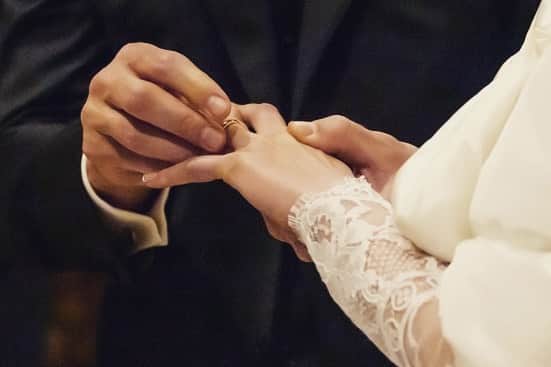 カロリーナ・モスケーニのインスタグラム：「A sweet ending to a new beginning ✨ 31.12.2022 🤍」