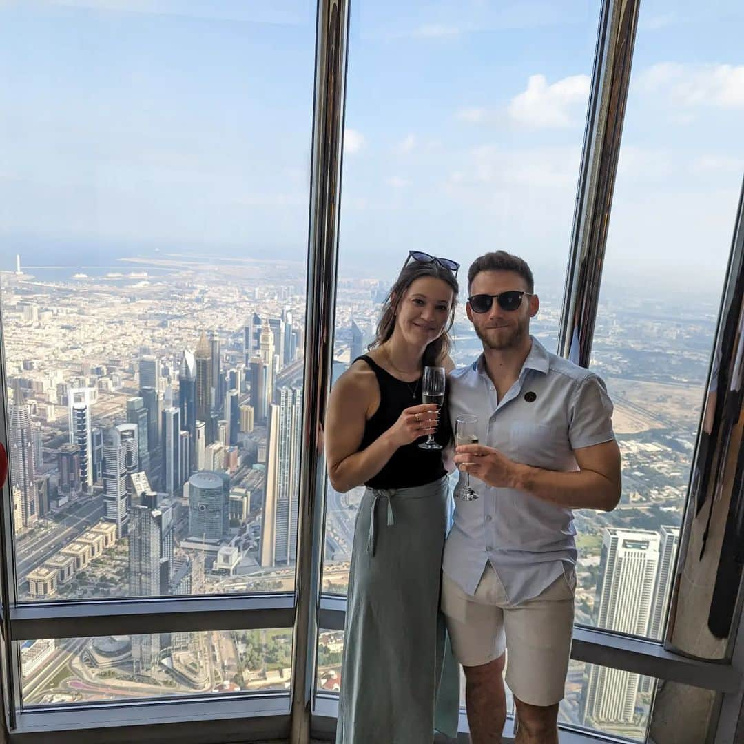 Phil Harrisさんのインスタグラム写真 - (Phil HarrisInstagram)「Starting 2023 from the top of the world!  Happy New Year everyone 🥂🍾✨🎇🎆❤️ . #happynewyear #2023 #burjkhalifa #dubai #lucky #traveling」1月3日 5時28分 - phil1harris