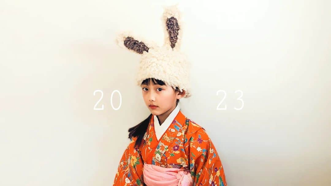 えりのインスタグラム：「2023⁡ ⁡⁡.⁡ ⁡.⁡ ⁡あけましておめでとうございます ⁡.⁡ 多分今年も⁡ ⁡マイペースに⁡ ⁡自分らしく。⁡ ⁡Instagram楽しみたいと思います。⁡⁡ ⁡⁡.⁡ 仲良くしてくれてる皆様⁡ ⁡いつも愛してくれてありがとう⁡⁡ ⁡ヒロアカ仲間の皆様⁡ 勝己ネタ連絡早くてありがとう ⁡出会ったばかりの皆様⁡ こんな私ですが見つけてくれてありがとう⁡⁡ なんだかんだ⁡見てくれてる皆様⁡ なんだかんだ諦めないでいてくれてありがとう⁡ .⁡ なぁちゃんが⁡3歳頃から始めたInstagram⁡ そんな彼女も4年生になります。 今年もよろしくお願いします！」