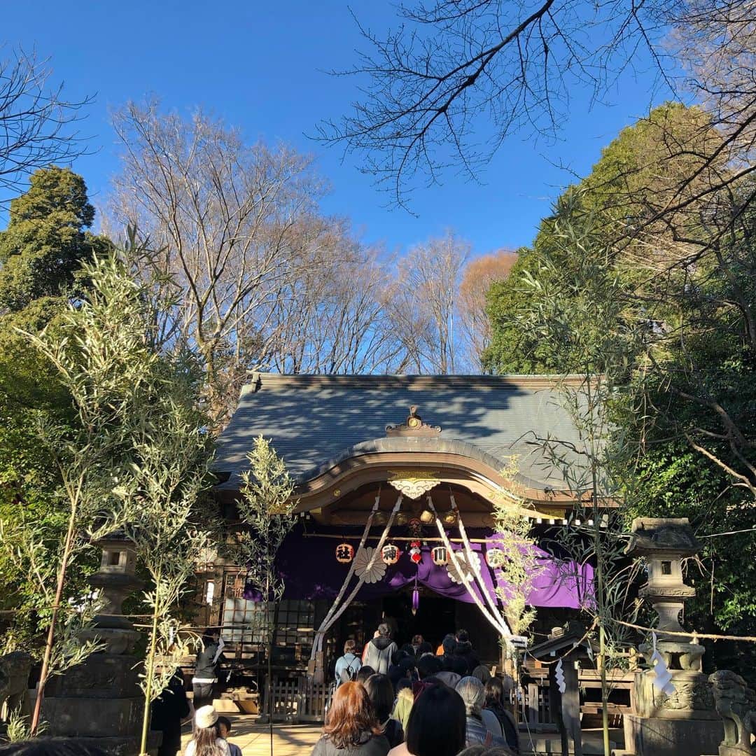 央雅光希さんのインスタグラム写真 - (央雅光希Instagram)「地元の氏神様へご挨拶。 引越ししてからまだ行けてなかったので、遅くなってすみませんとお伝えしておきました。 そられにしても初詣ってあんなに並ぶのね！さすが東京‼︎ #初詣」1月3日 20時10分 - tatatata_ayk
