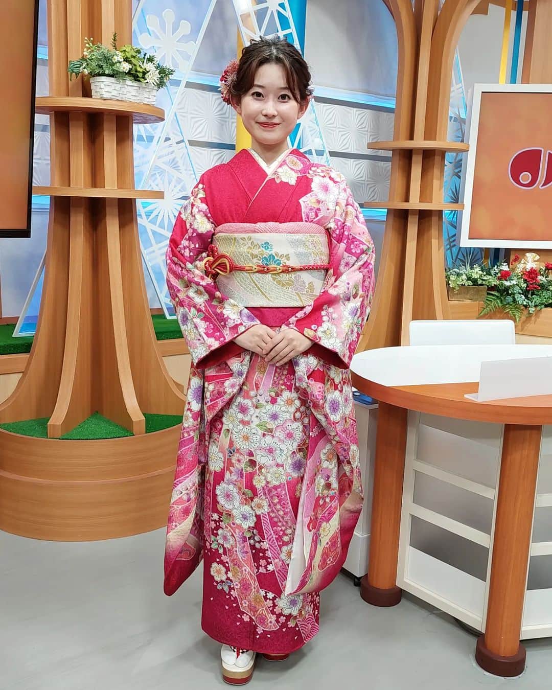 小田都由のインスタグラム：「⁡ ⁡ ⁡ 新年あけましておめでとうございます💓⁡ ⁡ 私はきのうの新春特番が仕事始めでした☺⁡ 番組をご覧いただきありがとうございました✨⁡ ⁡ ２０２３年も皆さんにとって実りのある一年となりますように🐰⁡ 今年もどうぞよろしくお願いします😌⁡ ⁡ ⁡ ⁡ #アナウンサー⁡ #鹿児島放送⁡ #KKB⁡ #2023 #鹿児島⁡ #写真⁡ #photo⁡ ⁡ ⁡」