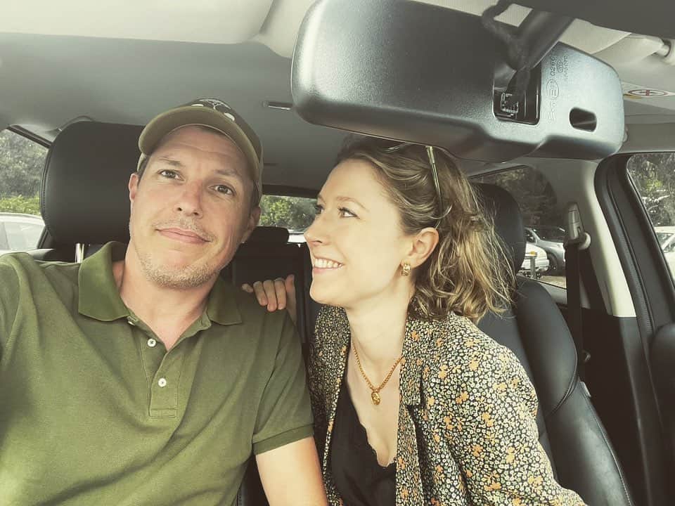 ヘイリー・ウェステンラのインスタグラム：「Mum & Dad are off to the tennis 🖤」