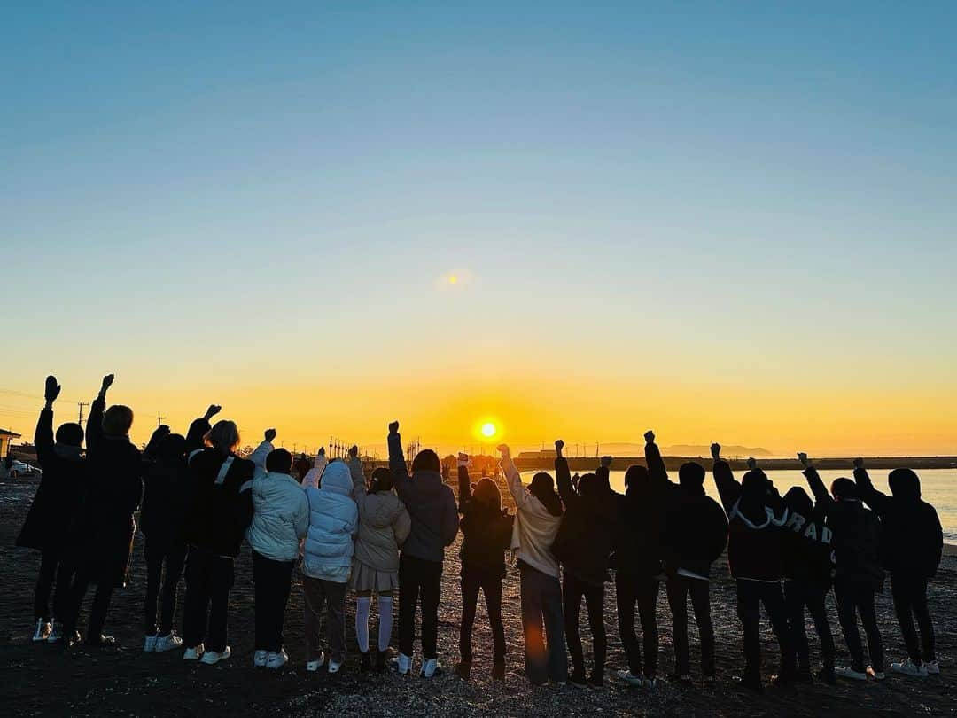 せリかまちょ（奥脇晴梨夏）さんのインスタグラム写真 - (せリかまちょ（奥脇晴梨夏）Instagram)「新年明けましておめでとうございます。  去年、遊郭・乱菊・藍染にお越し頂いたお客様ありがとうございました🙇‍♂️ 去年は遊郭1周年もあり、いかに自分が周りの方々に支えられているのか実感した年でもありました。 グループの在籍人数も一気に増えた去年でしたが、今年はさらに店舗拡大を目指して頑張っていきたいと思います。  経営者としてまだまだ未熟な私ですが、 精一杯精進して参りますので、今年も宜しくお願い致します！ 今年はたくさん結果出してくぞー！ 今年も仲良くしてね！！  #歌舞伎町 #bar #暁group #遊郭 #藍染 #乱菊」1月3日 16時13分 - serikama_cho