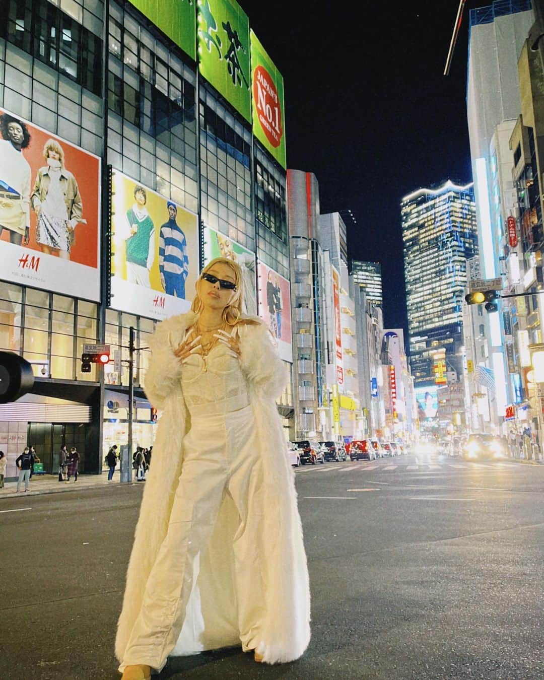加藤ミリヤのインスタグラム：「2023🤍🤍🤍  やってやろうじゃない2023♡  #2023」