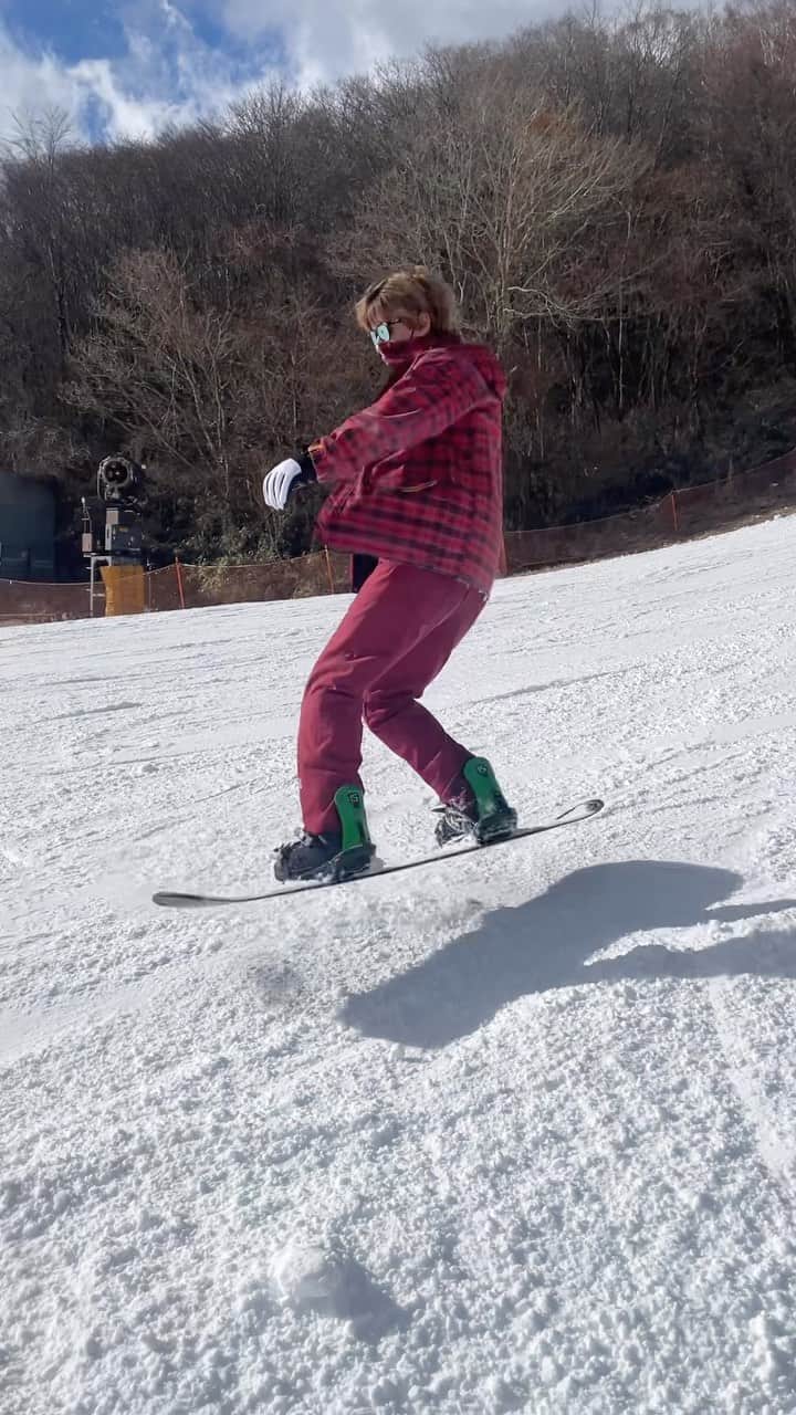 はじめしゃちょーのインスタグラム：「今年初スノボ🏂」