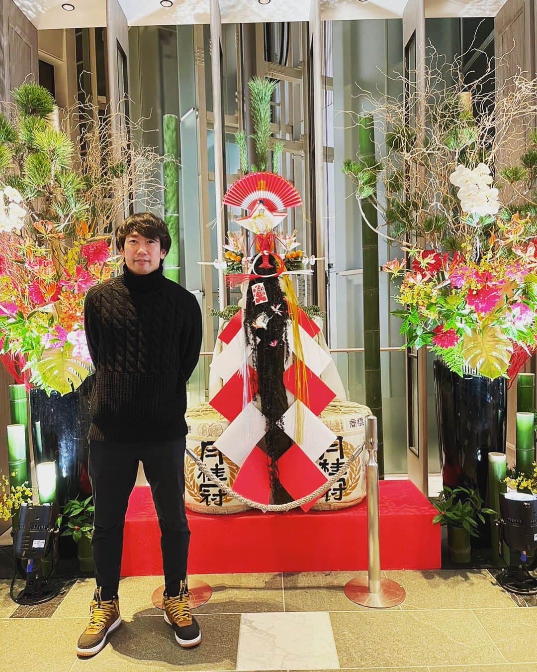 渡邉千真のインスタグラム：「. 新年明けましておめでとうございます🎍 . 2023年もよろしくお願いします🐇 . #新年のご挨拶  #2023  #今年も大吉スタート  #渡邉千真」