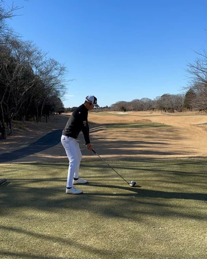 星野陸也のインスタグラム：「今年はこのメンバーで初打ち！⛳️ 8000Y行ってきました😎 ちょっと疲れた💦笑  #2023 #初打ち #畑岡奈紗  #石坂友宏  #星野陸也」