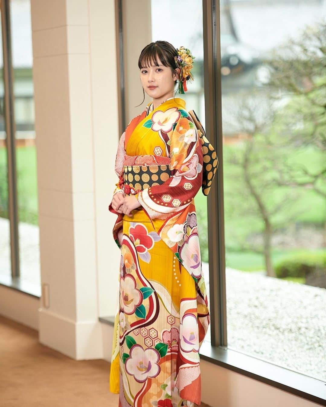井頭愛海のインスタグラム：「. あけましておめでとうございます🐰🎍 素敵な1年になりますように！！ 本年もよろしくお願いします🐰🤍  #2023」