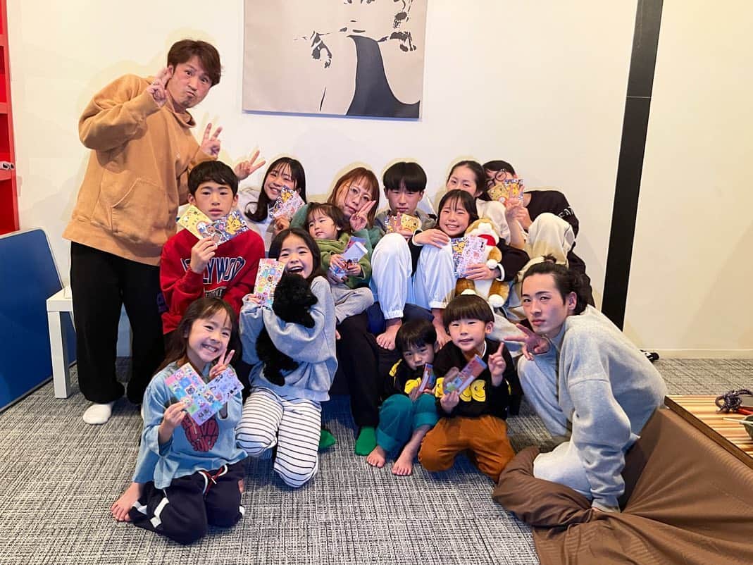 カノンのインスタグラム：「家族  ぱぱまま。 毎年楽しい旅行を 計画してくれてありがとう♡‪ᵎᵎ‬  明日から仕事始まるけど 頑張れそうです...🔥」
