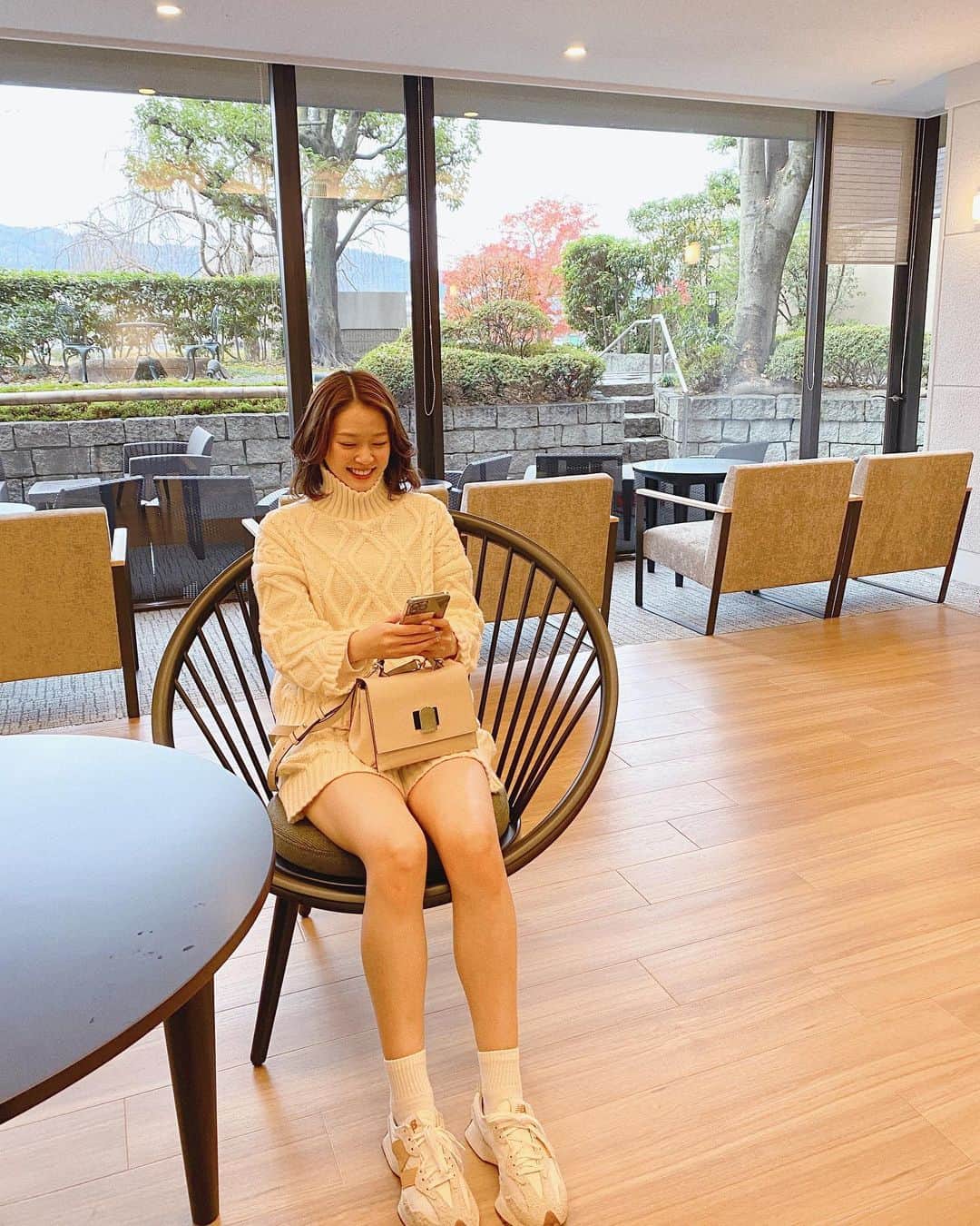 橘香恋のインスタグラム：「京都🍁  ⁡春の京都に行ってみたいな〜🌸 いや、死ぬまでに春の姫路城行く！  ⁡ ⁡パスポート来年で切れちゃうから ⁡今年は海外旅行もするっ！！ ⁡ ⁡ ⁡ #橘香恋  #京都  #京都で湯豆腐食べる夢叶った  #頭文字D  #パスポートの10年の色が嫌すぎていつも5年  #今年はインスタゆるく更新する  #前髪戻す  #行きたいところやりたいこと沢山  #とりあえず鎌倉の鎌倉パスタ行きたい」