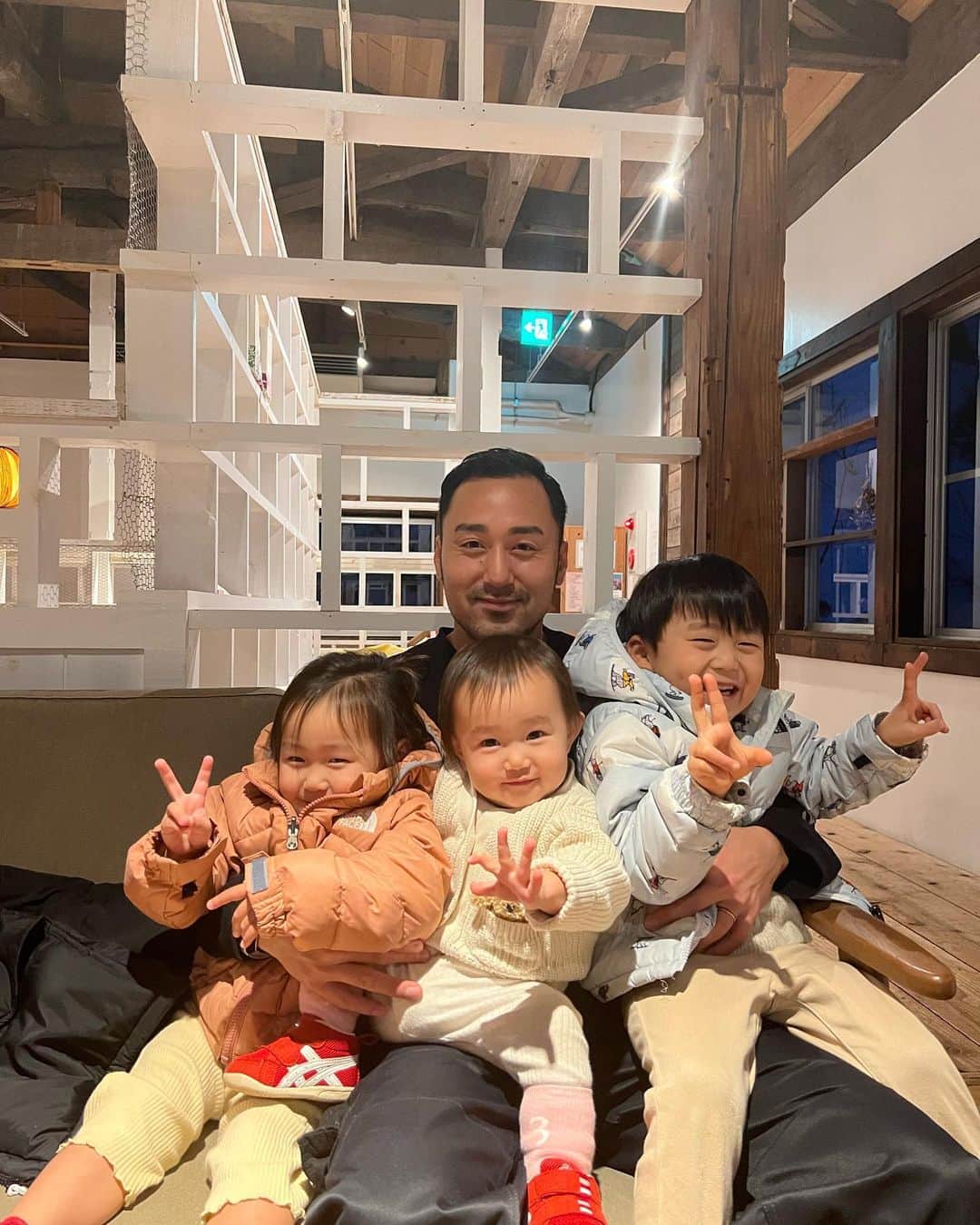 松永祥兵のインスタグラム：「新年あけましておめでとうございます🌅本年もよろしくお願い致します⛩#迷わずいけよいけばわかるさ#新年#皆様いつもありがとう」
